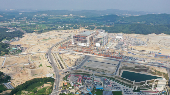 삼성전자, 용인 반도체 공장 가동 2년 앞당긴다…2029년 목표