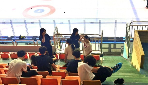 전주실내빙상경기장, '무더위 쉼터'로 변신…관람석 무료 개방