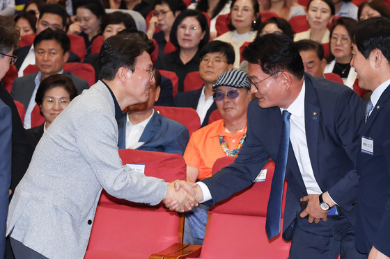 인사하는 김민석·송영길