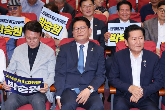 생각 잠긴 민주당 당권 주자들