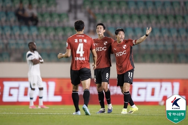 K리그2 선두 부산, 김포에 2-0 완승…2위 수원과 4점 차
