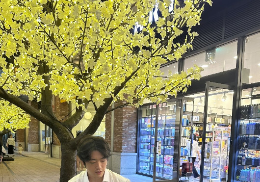 전인화, '슈퍼밴드' 출신 아들 공개…훈훈 비주얼 [N샷]
