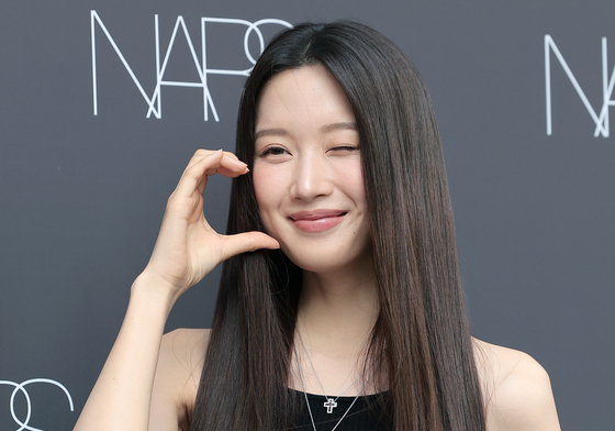 문가영, 사랑스러운 윙크