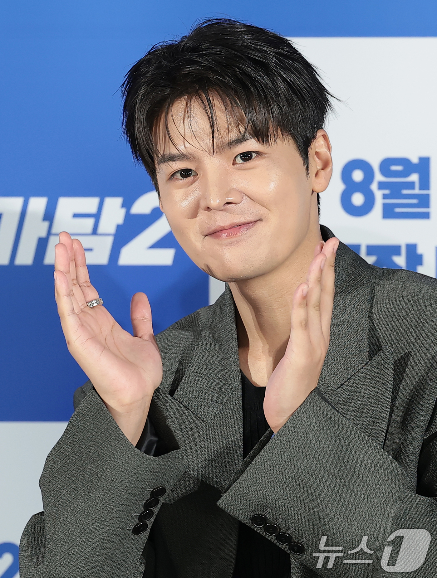 (서울=뉴스1) 권현진 기자 = 배우 려운이 13일 오전 서울 용산CGV에서 열린 영화 '오케이 마담2'(감독 이철하) 제작보고회에서 포즈를 취하고 있다.'오케이 마담2'는 초호화 …