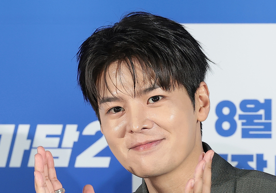 려운, 마법처럼 홀리는 비주얼