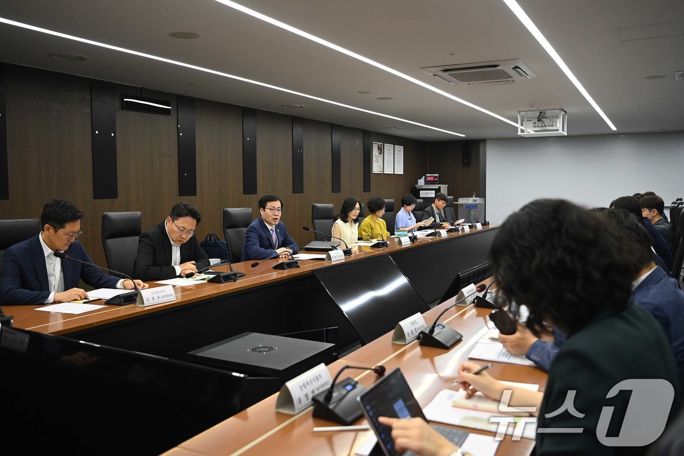 (서울=뉴스1) = 여한구 산업통상부 통상교섭본부장이 13일 오후 서울 중구 대한상공회의소에서 제58차 통상추진위원회를 주재하고 있다. (산업통상부 제공. 재판매 및 DB금지) 2 …