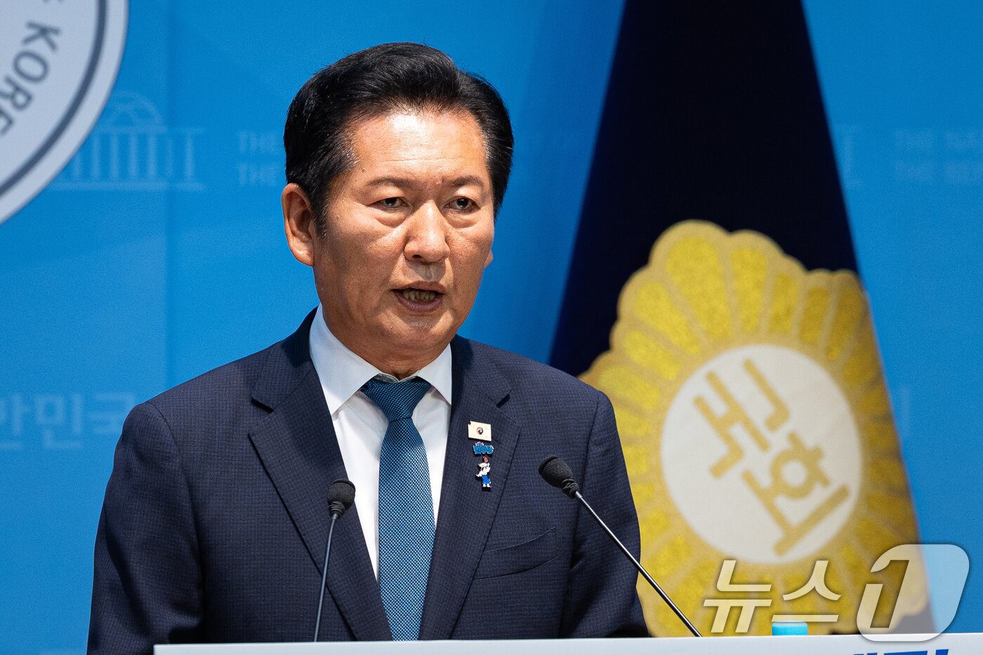 본문 이미지 - 정청래 전 더불어민주당 대표가 13일 서울 여의도 국회 소통관에서 당대표 출마 선언 기자회견을 하고 있다. 2026.7.13 ⓒ 뉴스1 유승관 기자
