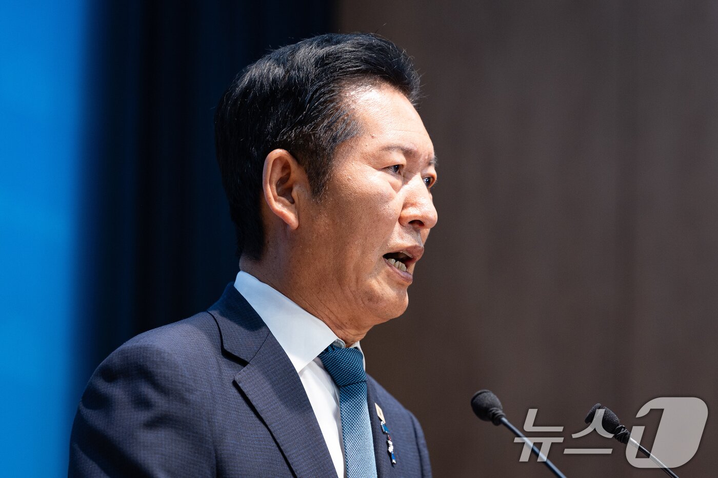 본문 이미지 - 정청래 전 더불어민주당 대표가 13일 서울 여의도 국회 소통관에서 당대표 출마 선언 기자회견을 하고 있다. 2026.7.13 ⓒ 뉴스1 유승관 기자