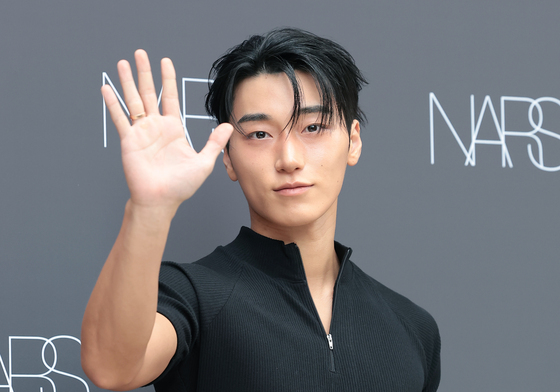 에이티즈 산, 태평양 어깨