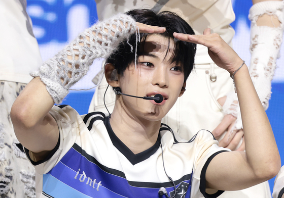 도훈, 아이덴티티 비주얼 센터