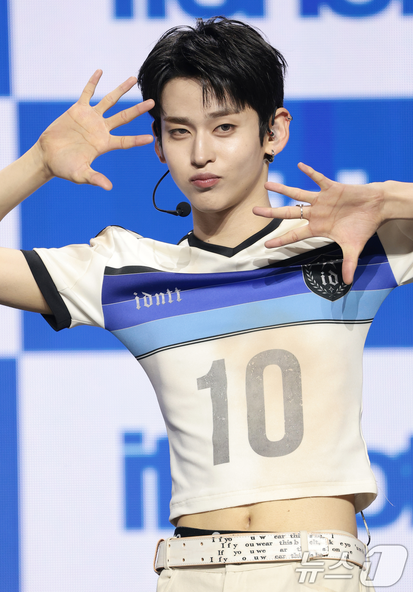 (서울=뉴스1) 권현진 기자 = 그룹 아이덴티티(idntt) 토와가 13일 오후 서울 용산구 블루스퀘어에서 열린 세 번째 미니앨범 ‘잇츠 낫 오버(itsnot5ver)’ 발매 기념 …