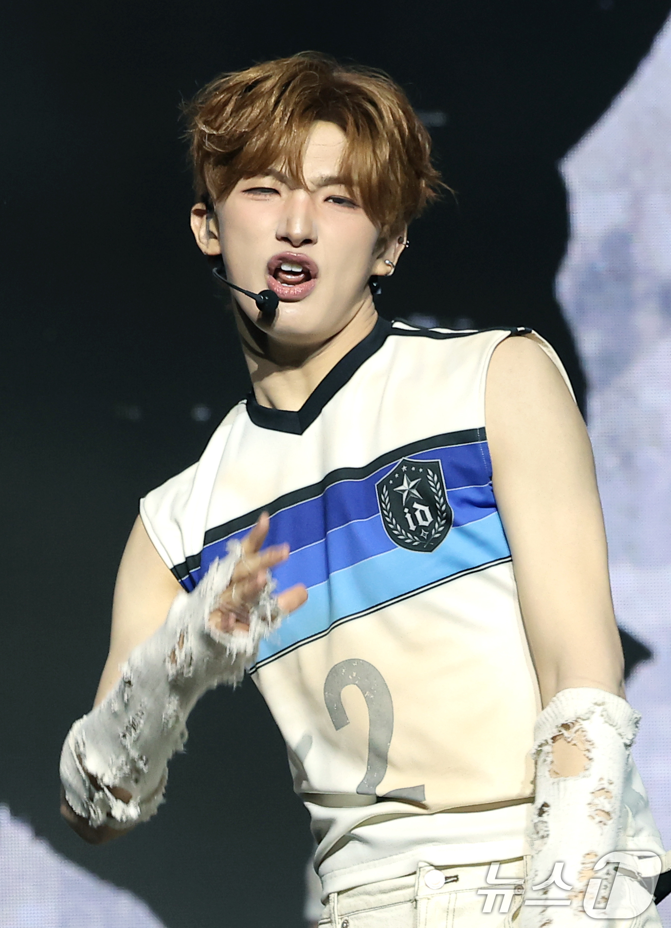 (서울=뉴스1) 권현진 기자 = 그룹 아이덴티티(idntt) 김희주가 13일 오후 서울 용산구 블루스퀘어에서 열린 세 번째 미니앨범 ‘잇츠 낫 오버(itsnot5ver)’ 발매 기 …
