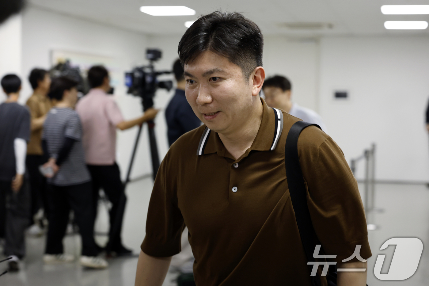 (서울=뉴스1) 박정호 기자 = 유승민 K-축구혁신위원회 공동위원장(대한체육회장)이 13일 오후 서울시 종로구 국립현대미술관 사무동에서 열린 K-축구 혁신위원회 2차 회의 중간 다 …