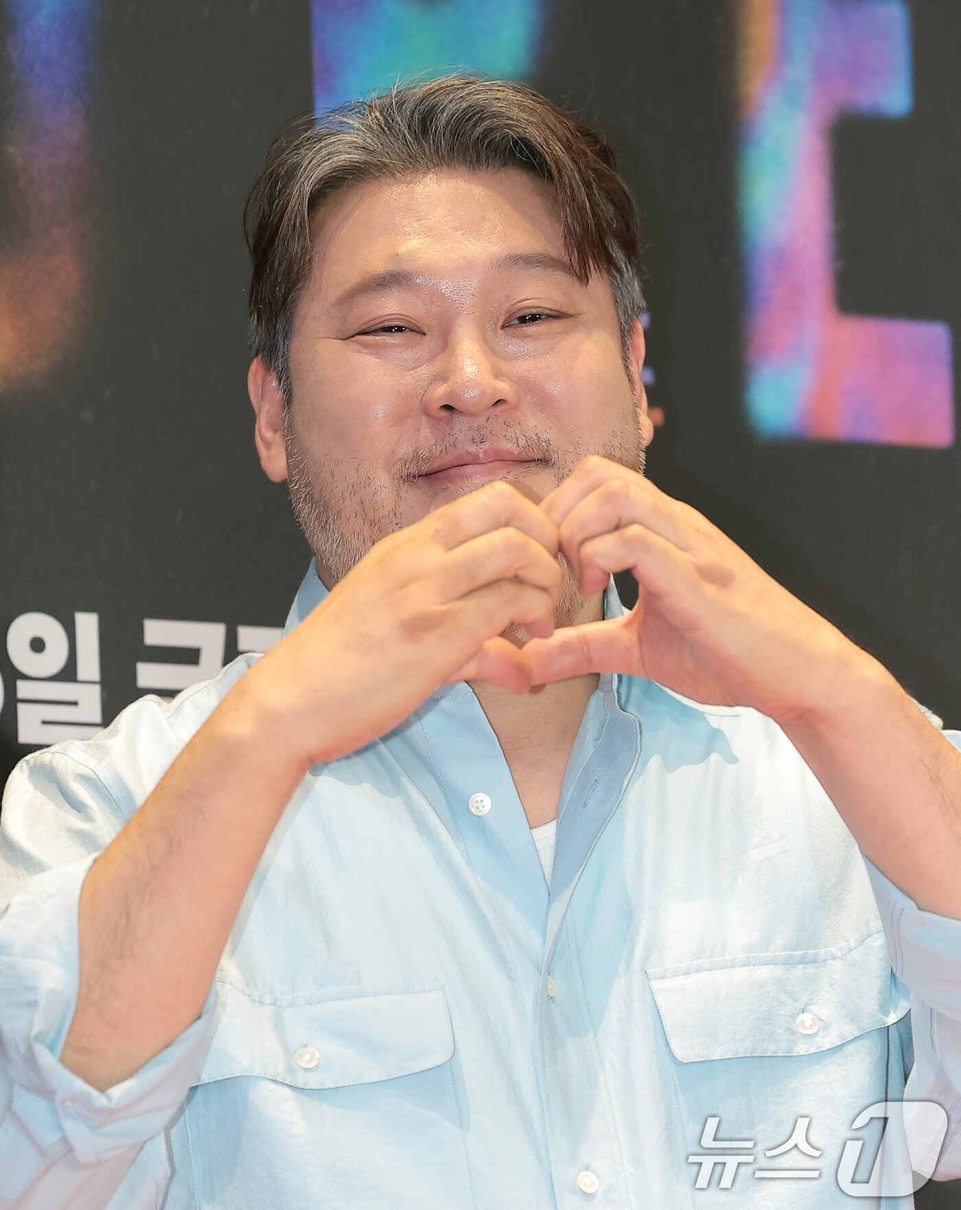 본문 이미지 - 배우 최무성이 13일 오후 서울 강남구 메가박스 코엑스에서 열린 영화 '호프(HOPE)’(감독 나홍진) VIP시사회에 참석해 포즈를 취하고 있다. ⓒ 뉴스1 권현진 기자