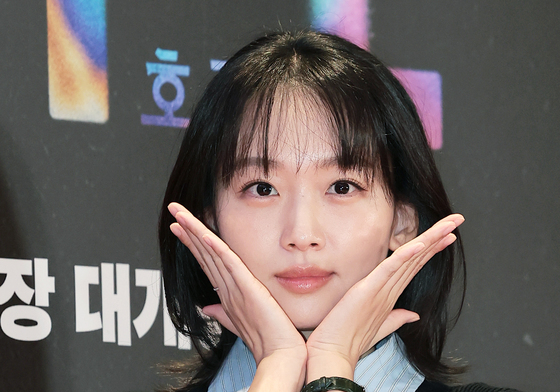 진기주, 영화관에 핀 꽃