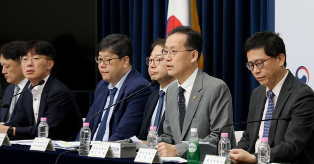 [문답]재경차관 "성장률 3%로 반등…잠재성장·수출·소득 3·4·5 비전 추진"