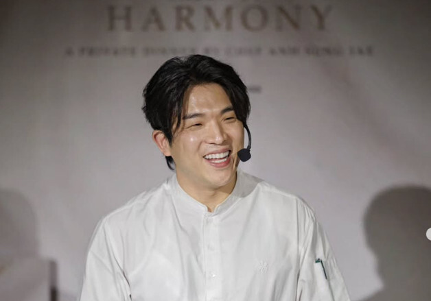 안성재, 와인바꿔치기 논란 후 SNS 재개…"왜이리 살 빠졌나"
