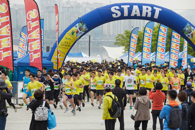 에쓰오일, '감동의 마라톤' 재개…후원금 2억 5000만원 전달