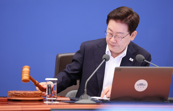 국무회의 주재하는 이재명 대통령