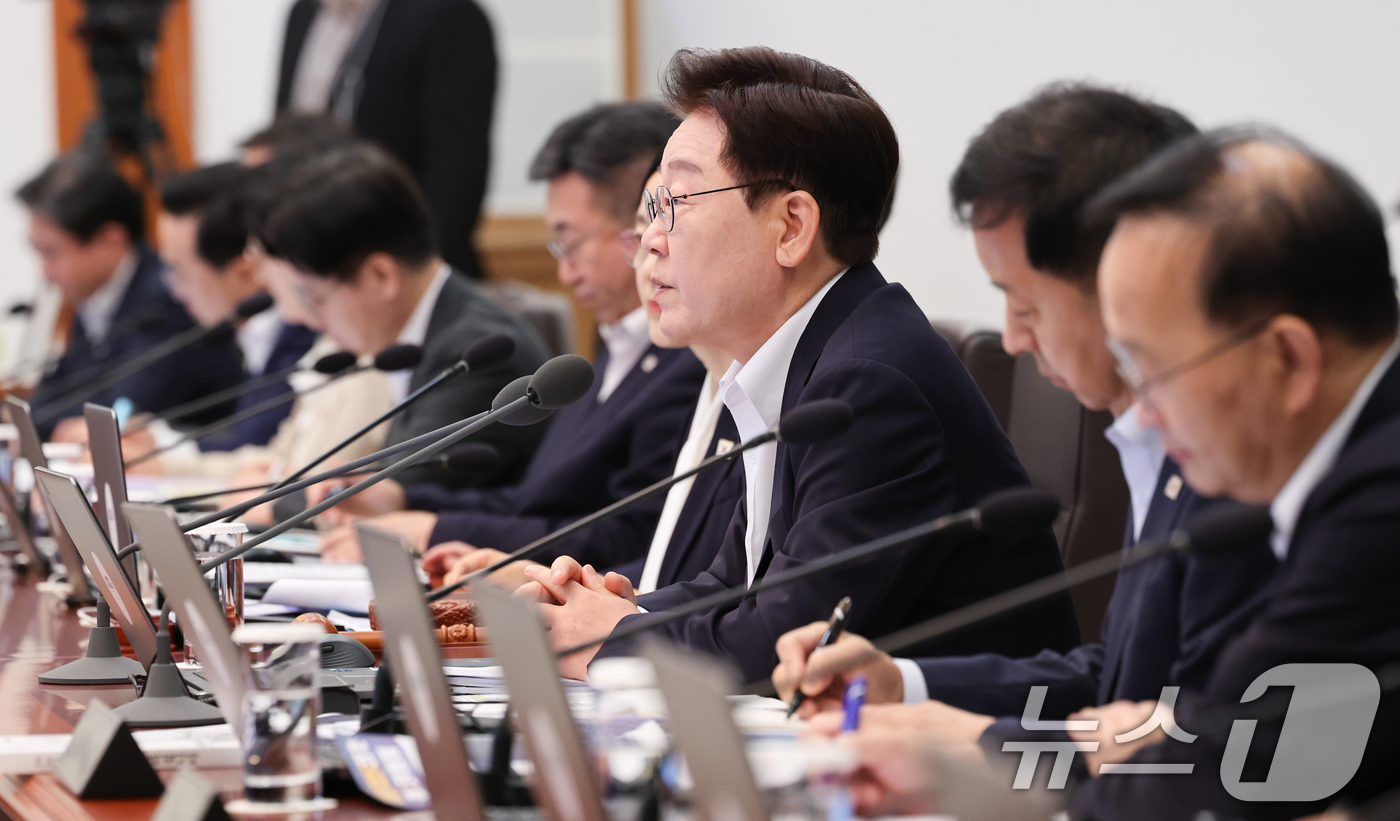 (서울=뉴스1) 이재명 기자 = 이재명 대통령이 14일 청와대에서 열린 국무회의에서 발언하고 있다. 2026.7.14/뉴스1