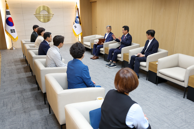 정영두 김해시장·시의회 의장단 첫 간담회…"소통·협력 강화"