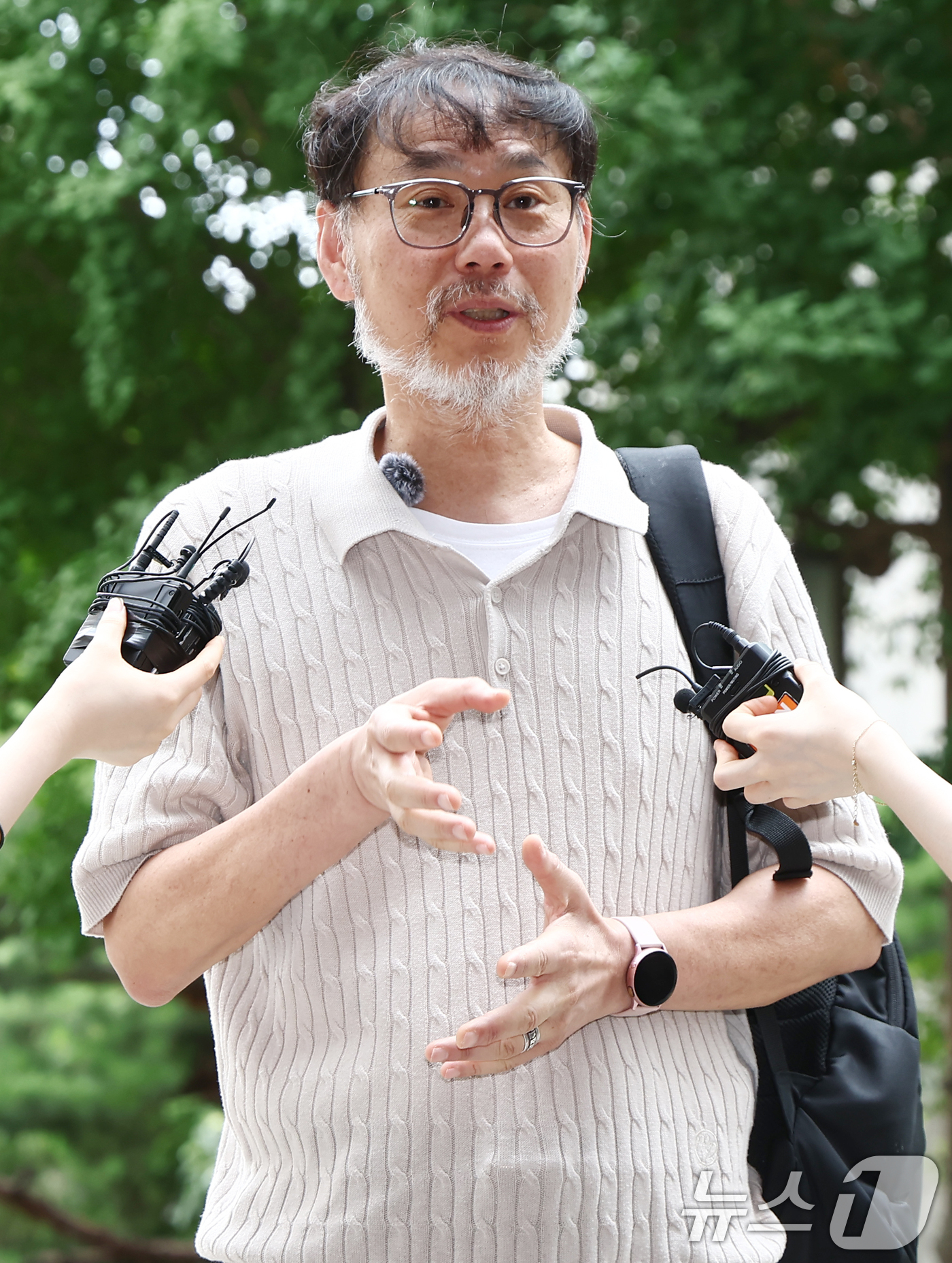 (서울=뉴스1) 김민지 기자 = 김순환 서민민생대책위원회(서민위) 사무총장이 14일 오전 서울 마포구 서울경찰청 광역수사단에서 홍명보 전 축구대표팀 감독 선임 관련 고발인 조사를 …