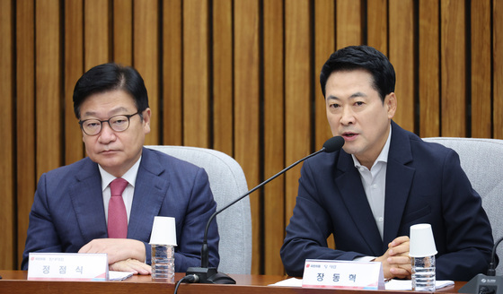 장동혁 "李 유리하면 최대 볼륨, 불리하면 음소거…AS도 안 돼"