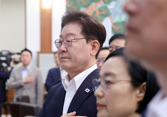 국민의례하는 이재명 대통령