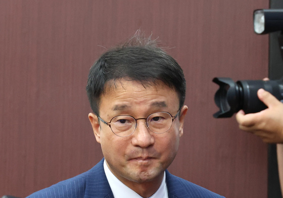 회의 참석하는 한병도