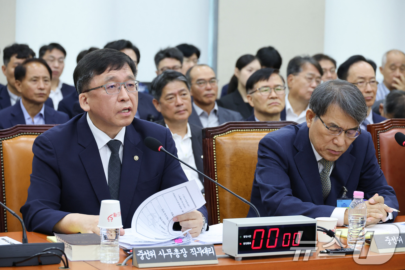 (서울=뉴스1) 신웅수 기자 = 강동완 중앙선거관리위원회 사무총장 직무대리가 14일 서울 여의도 국회에서 열린 전국동시지방선거 투표용지 부족사태 등 국민참정권 침해 진상규명 및 선 …