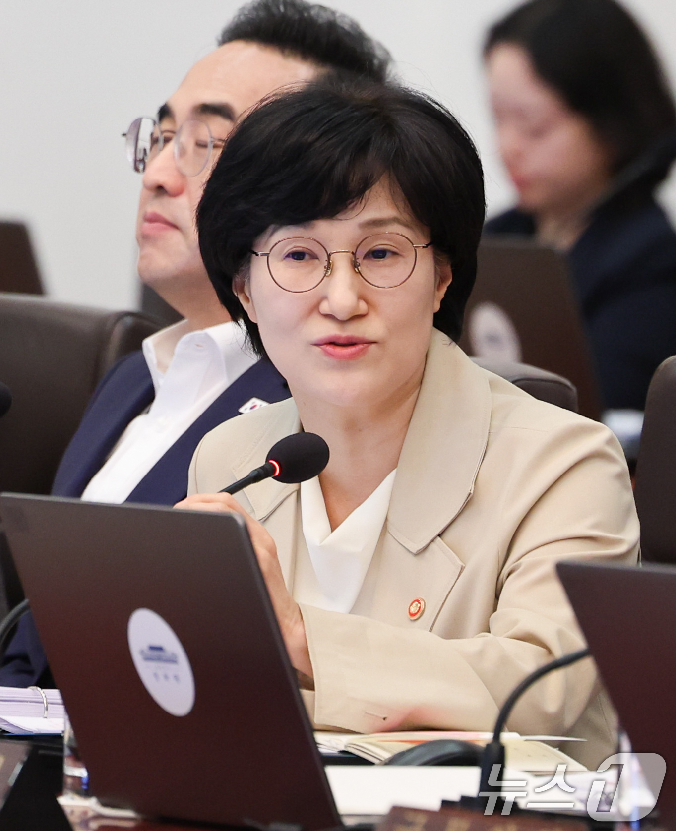 (서울=뉴스1) 이재명 기자 = 원민경 성평등가족부 장관이 14일 청와대에서 열린 국무회의에서 발언하고 있다. 2026.7.14/뉴스1