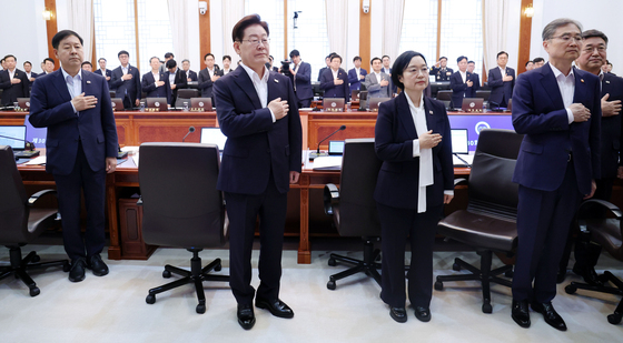 이재명 대통령, 국무회의 국민의례
