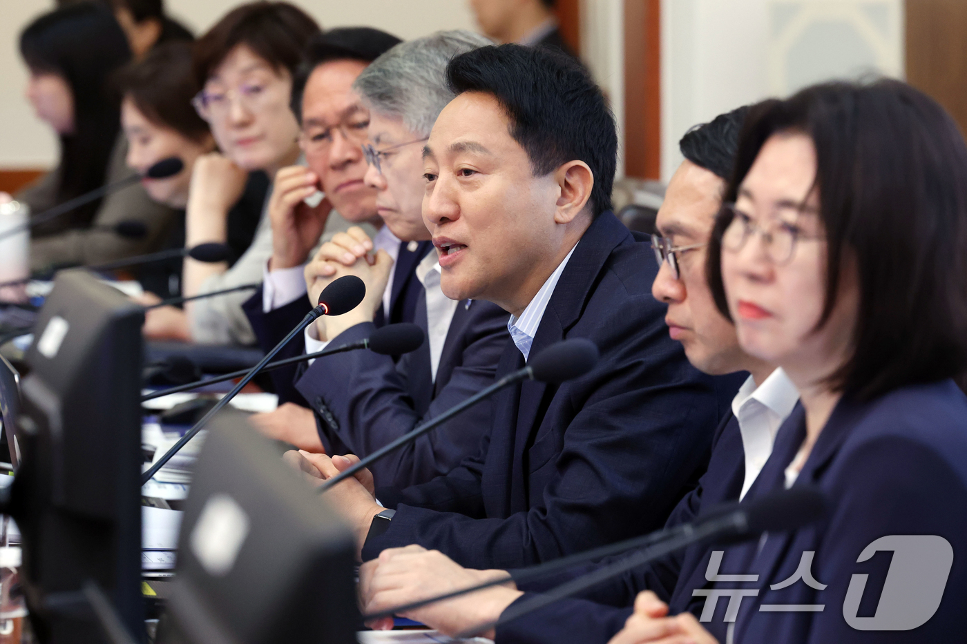 (서울=뉴스1) 이재명 기자 = 오세훈 서울시장이 14일 청와대에서 열린 국무회의에서 자료제출 관련 발언하고 있다. 2026.7.14/뉴스1