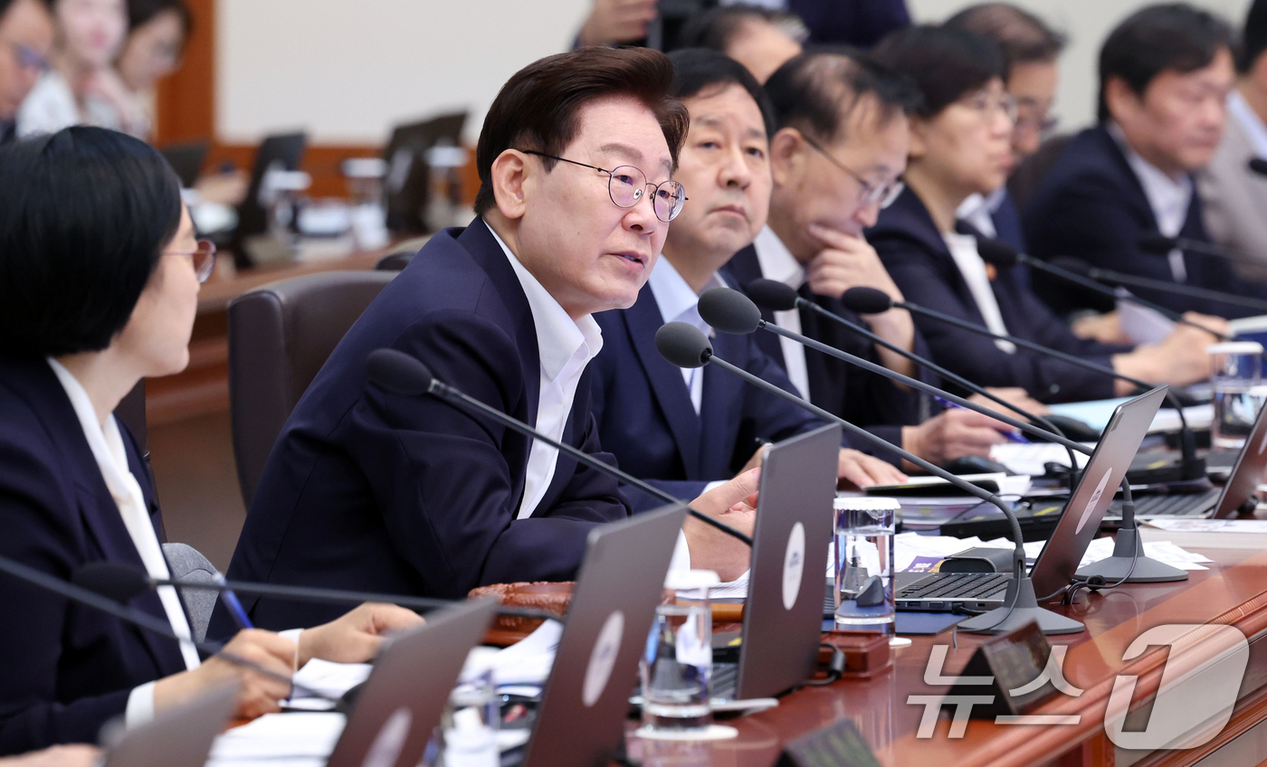 (서울=뉴스1) 이재명 기자 = 이재명 대통령이 14일 청와대에서 열린 국무회의에서 발언하고 있다. 2026.7.14/뉴스1