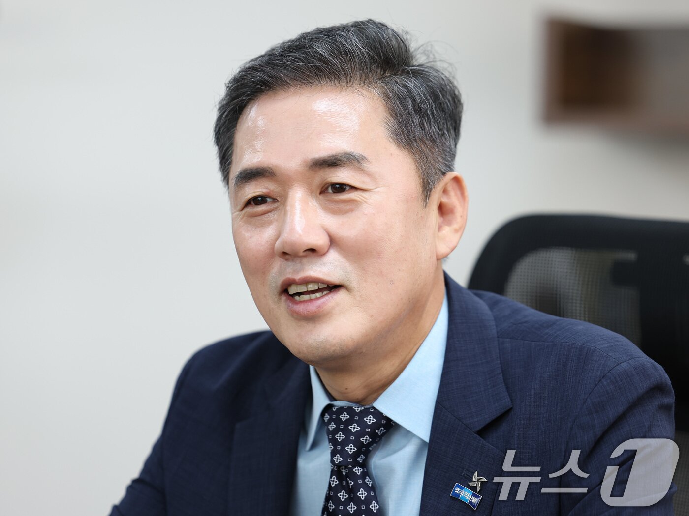본문 이미지 - 조국혁신당 최고위원에 출마한 황현선 전 사무총장이 14일 서울 여의도 사무실에서 뉴스1과 인터뷰를 하고 있다. ⓒ 뉴스1 이종수 기자