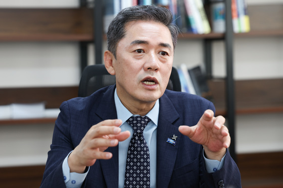 [인터뷰] 황현선 "민주당, 합당 원하면 사과부터…아니면 약탈 정치"