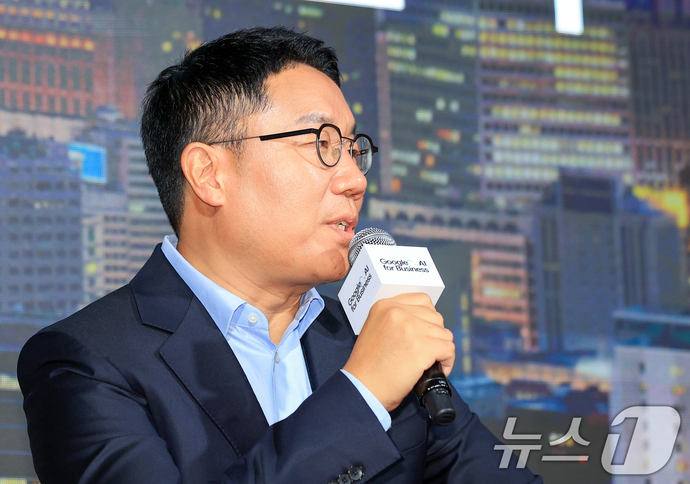 (서울=뉴스1) 이호윤 기자 = 윤구 구글코리아 사장이 14일 서울 중구 서울신라호텔에서 열린 ‘구글 AI 포 비즈니스(Google AI for Business) 2026’에서 ‘ …