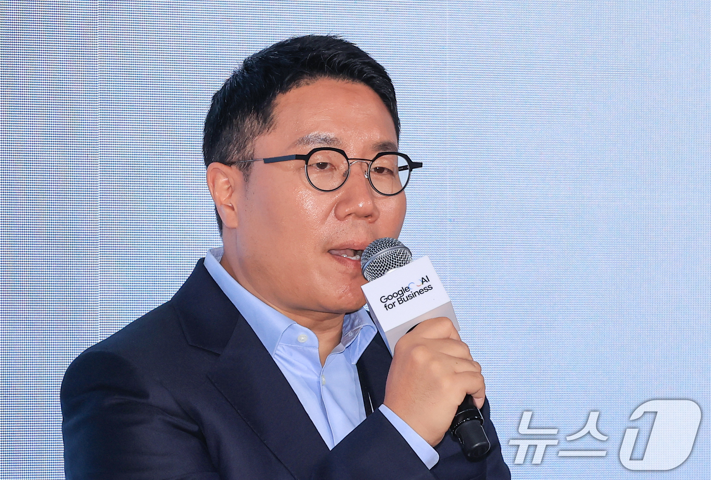 (서울=뉴스1) 이호윤 기자 = 윤구 구글코리아 사장이 14일 서울 중구 서울신라호텔에서 열린 ‘구글 AI 포 비즈니스(Google AI for Business) 2026’에서 ‘ …