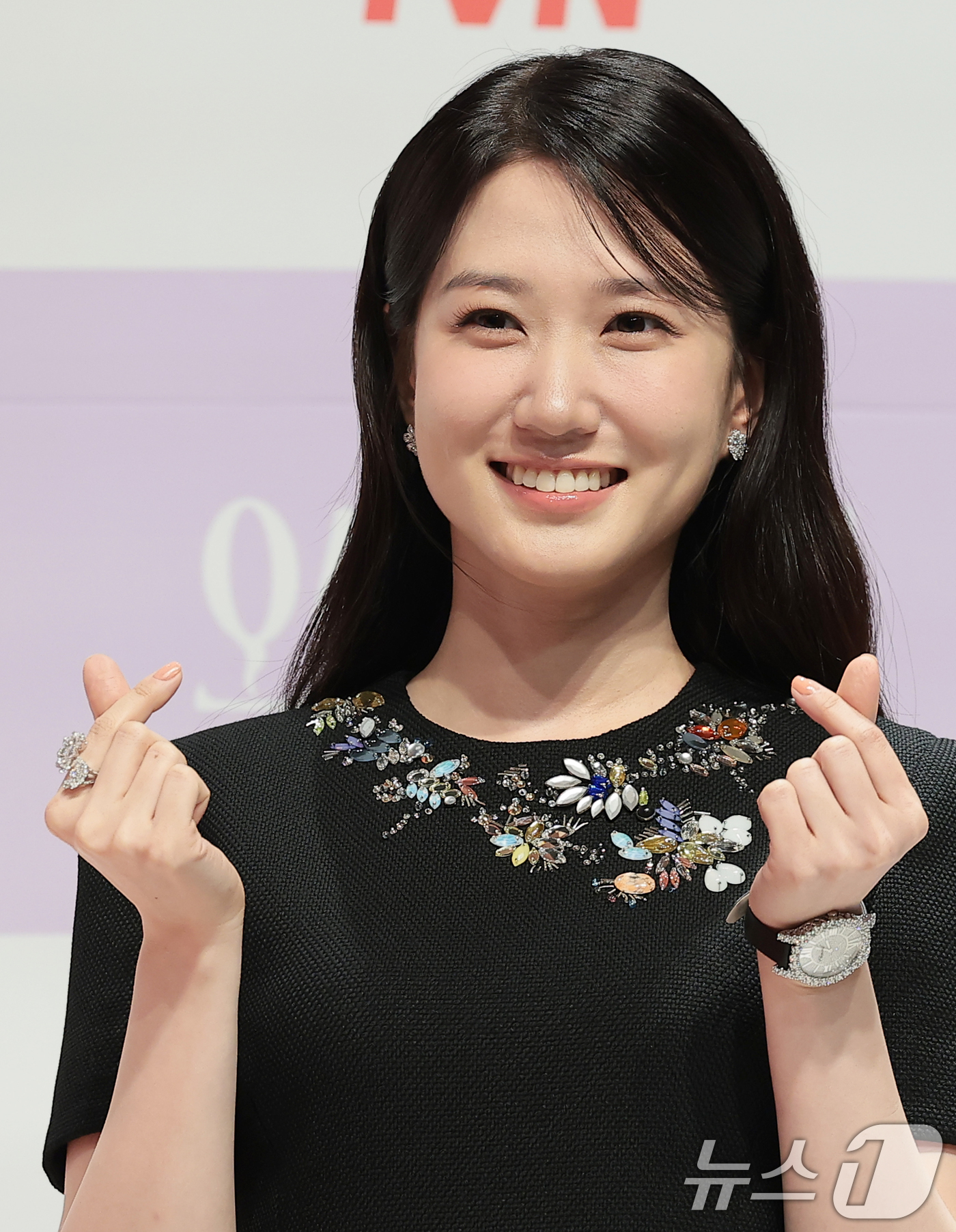 (서울=뉴스1) 권현진 기자 = 배우 박은빈이 14일 서울 강남구 엘리에나 호텔 서울강남에서 열린 tvN 새 토일드라마 '오싹한 연애' 제작발표회에서 포즈를 취하고 있다.‘오싹한 …