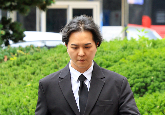 증인출석하는 위너 송민호