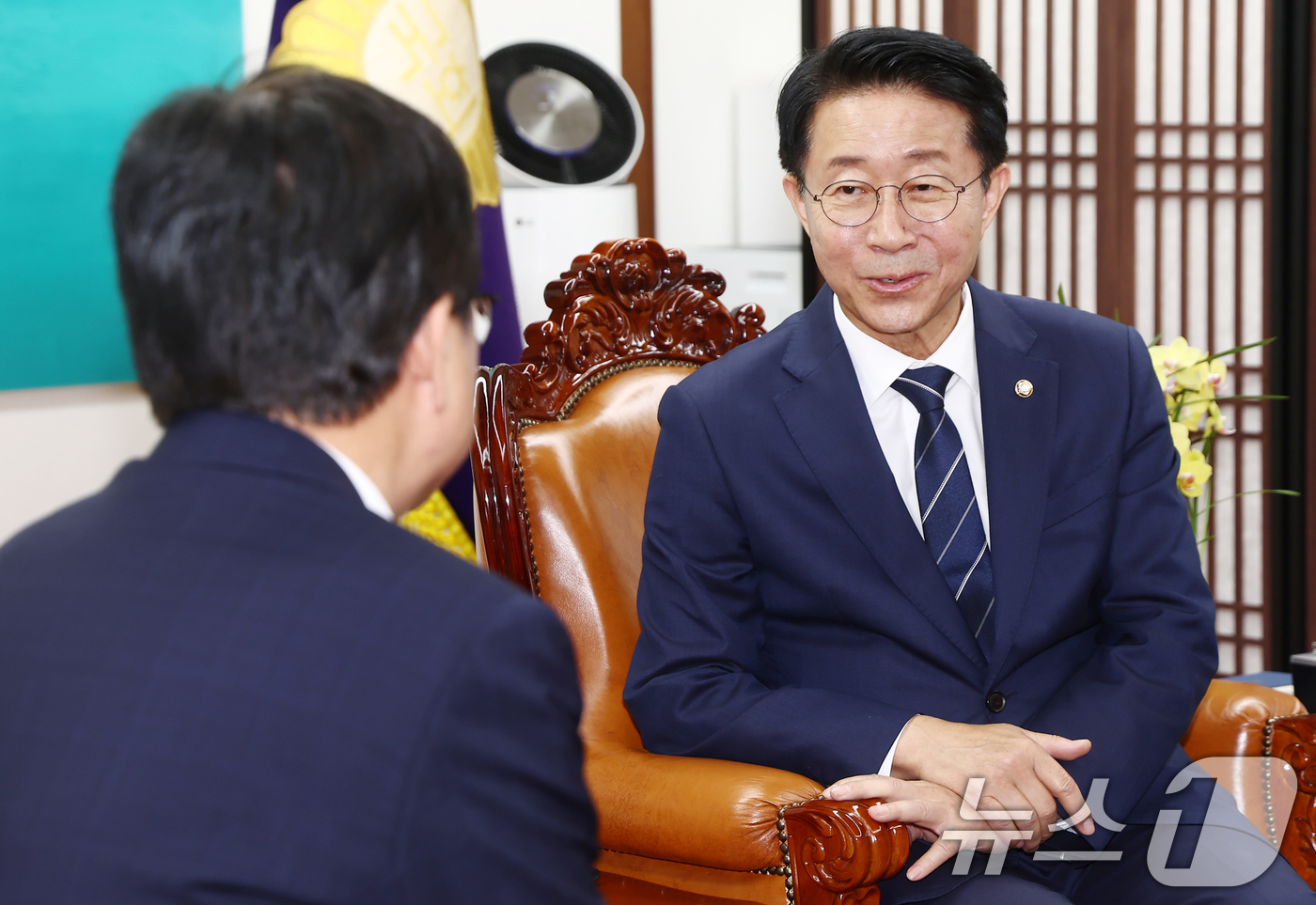 (서울=뉴스1) 김민지 기자 = 조정식 국회의장이 14일 오후 서울 여의도 국회에서 최교진 교육부 장관을 접견하고 있다. 2026.7.14/뉴스1