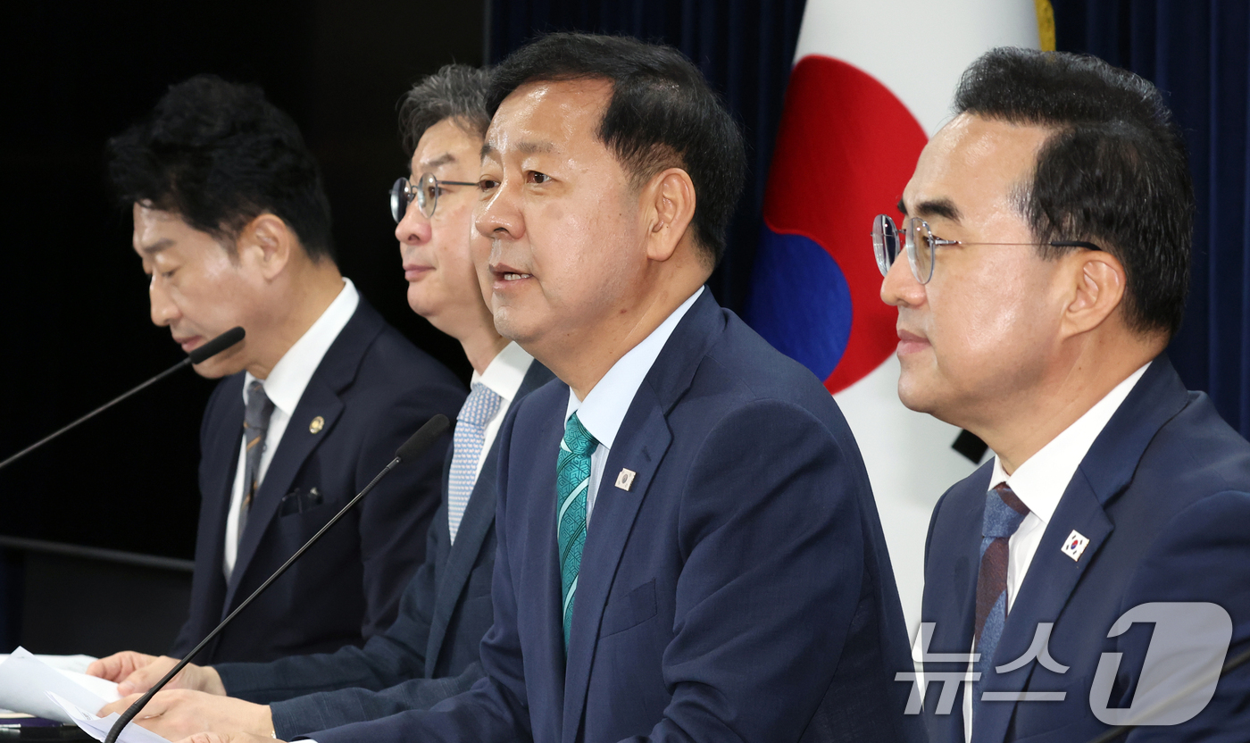 (서울=뉴스1) 김명섭 기자 = 구윤철 경제부총리 겸 재정경제부 장관이 14일 오후 서울 종로구 세종대로 정부서울청사에서  2026년 하반기 경제성장전략 관계부처 합동브리핑을 하고 …