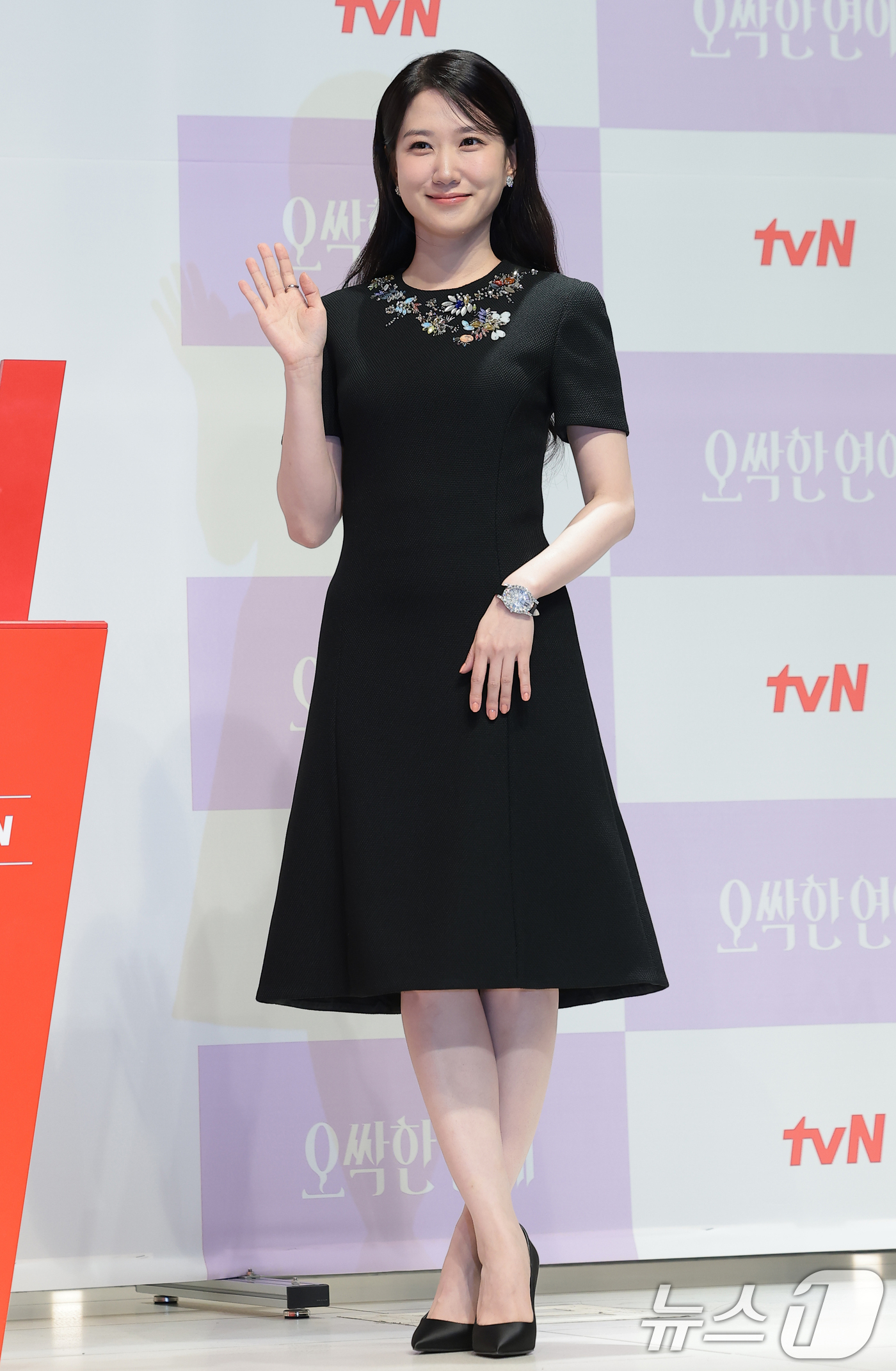 (서울=뉴스1) 권현진 기자 = 배우 박은빈이 14일 서울 강남구 엘리에나 호텔 서울강남에서 열린 tvN 새 토일드라마 '오싹한 연애' 제작발표회에서 포즈를 취하고 있다.‘오싹한 …