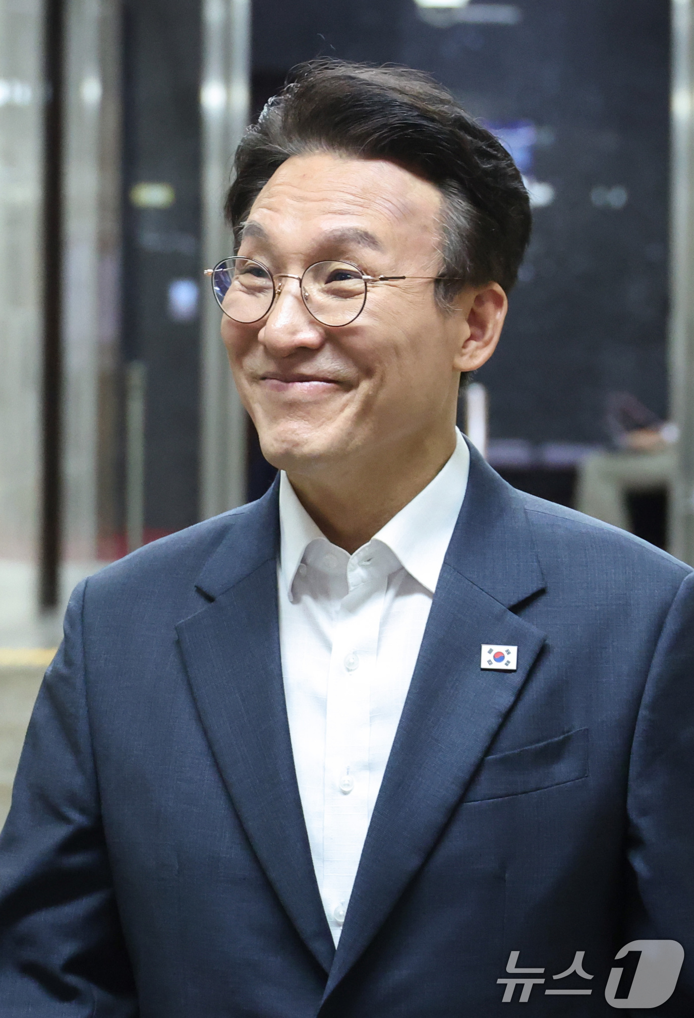 (서울=뉴스1) 신웅수 기자 = 김민석 더불어민주당 당대표 후보가 14일 서울 여의도 국회에서 열린 의원총회에 참석하고 있다. 2026.7.14/뉴스1
