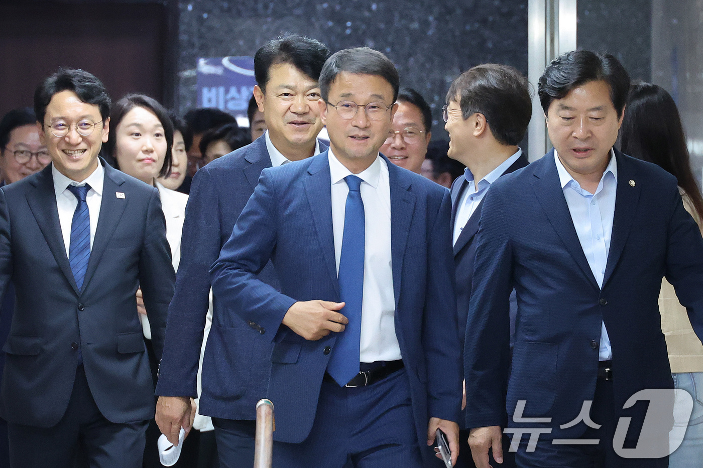 (서울=뉴스1) 신웅수 기자 = 한병도 더불어민주당 당대표 직무대행 겸 원내대표가 14일 서울 여의도 국회에서 열린 의원총회에 참석하고 있다. 2026.7.14/뉴스1