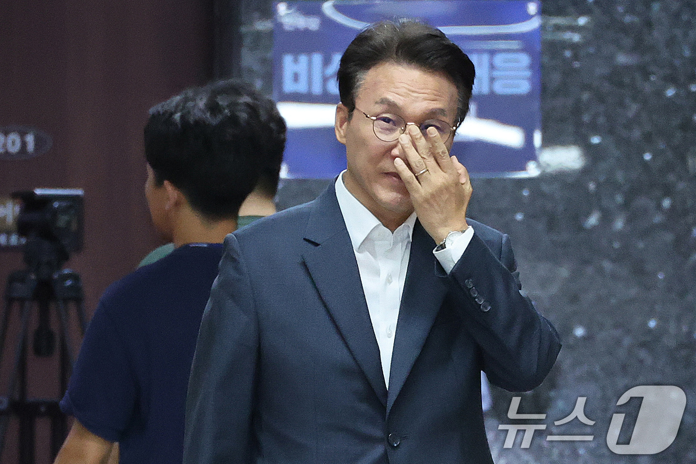 (서울=뉴스1) 신웅수 기자 = 김민석 더불어민주당 당대표 후보가 14일 서울 여의도 국회에서 열린 의원총회에 참석하고 있다. 2026.7.14/뉴스1