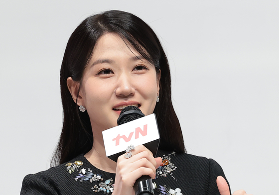 인사말 하는 박은빈