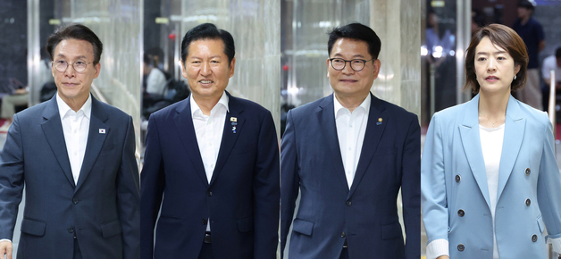 의원총회 참석하는 더불어민주당 당권 주자들