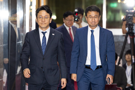 의장실 향하는 민주당 원내지도부