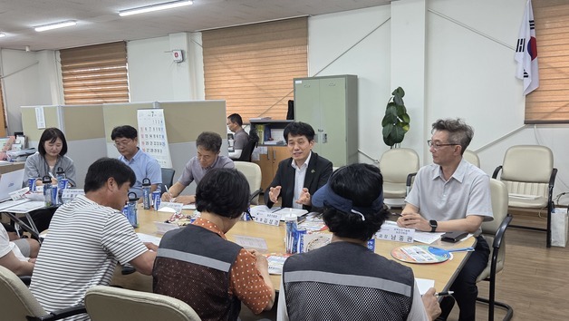 "폭염에는 작업 중단하세요"…김상경 농진청 차장, 온열질환 예방 현장 점검